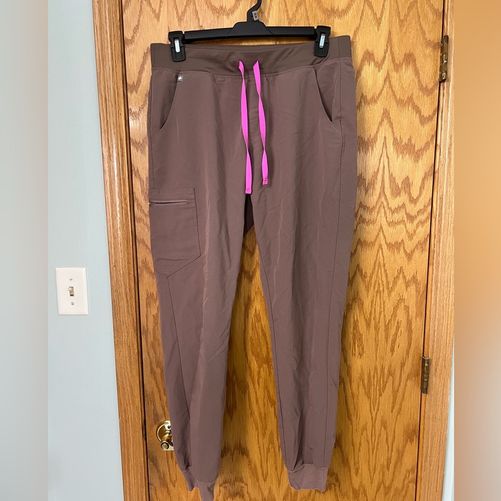 Figs Zamora Smokey Taupe LT